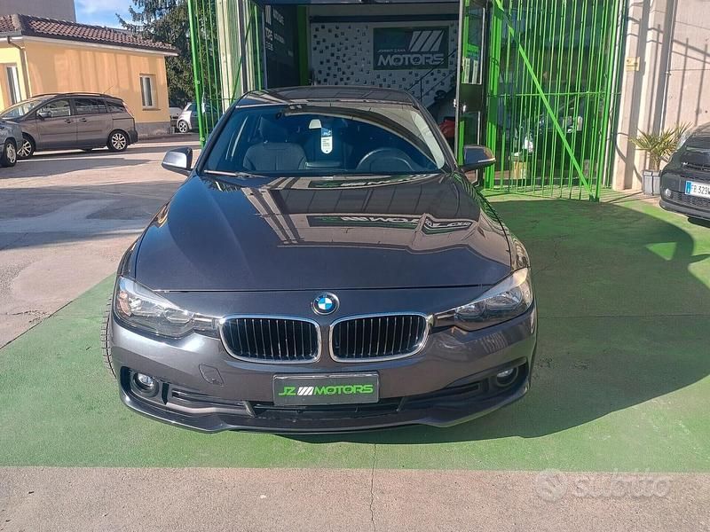 Usata BMW 318 149 CV (109 kW) 2015 Nero Berlina
