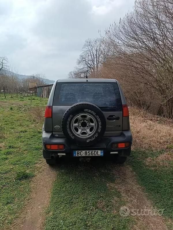 Usata Nissan Terrano 125 CV (91 kW) 1999 Grigio SUV
