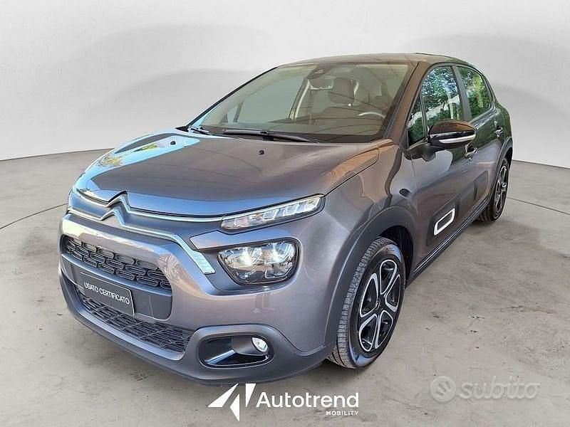 Grigio scuro Usata 2024 Citroën C3 PureTech Tre volumi | 15.300 € (Buon prezzo) - Immagine 1/4