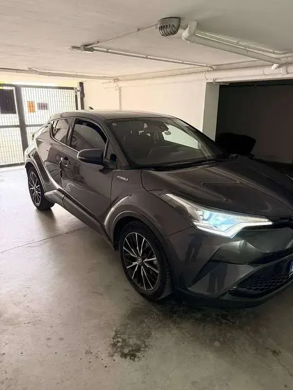 Usata Toyota C-HR Lounge 98 CV (72 kW) 2019 Grigio SUV