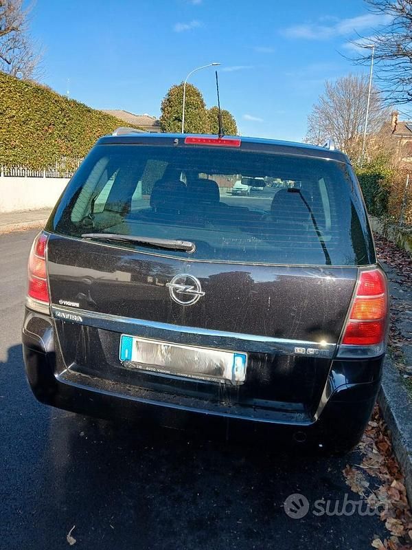 Usata Opel Zafira Enjoy 120 CV (88 kW) 2006 Nero Monovolume