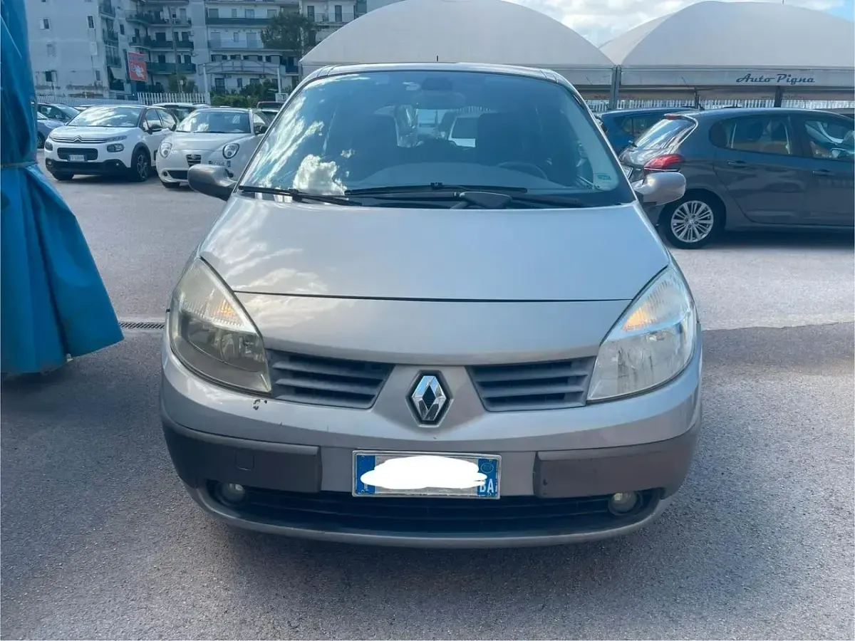 Usata Renault Scenic E-Tech Dynamique 111 CV (81 kW) 2004 Grigio Monovolume