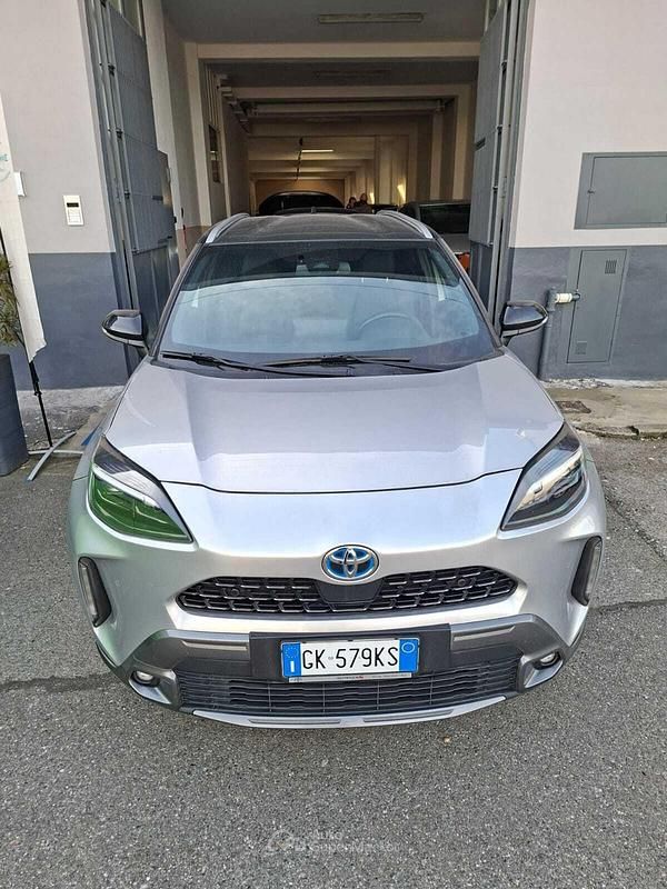 Usata Toyota Yaris Cross 116 CV (85 kW) 2022 Argento SUV