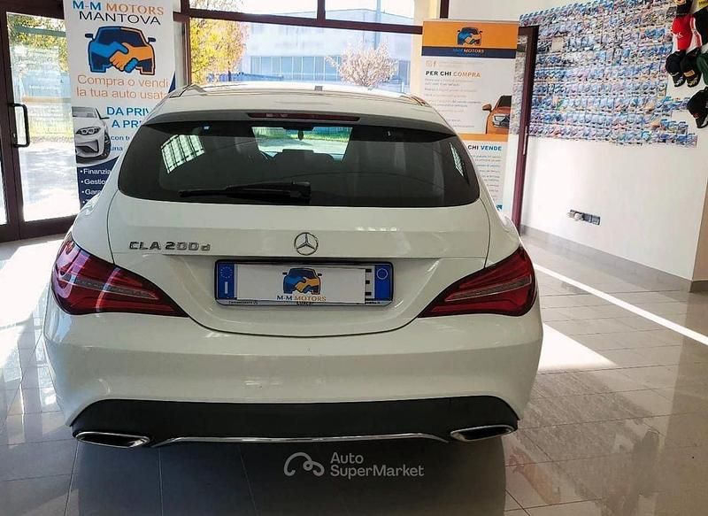 Usata Mercedes CLA200 136 CV (100 kW) 2019 Bianco Station wagon