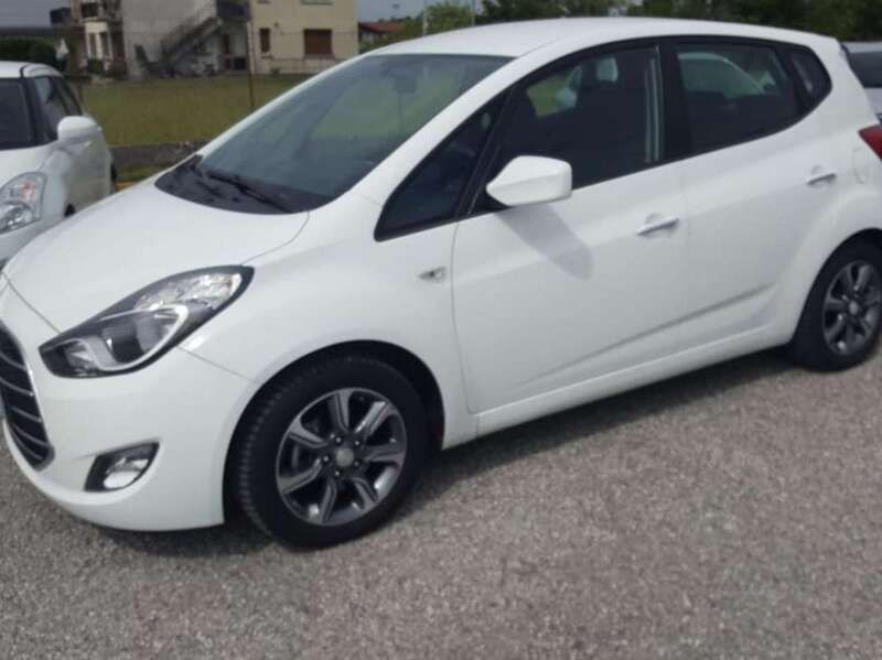 Bianco Usata 2016 Hyundai ix20 Due volumi | 5900 € (Buon prezzo) - Immagine 1/4