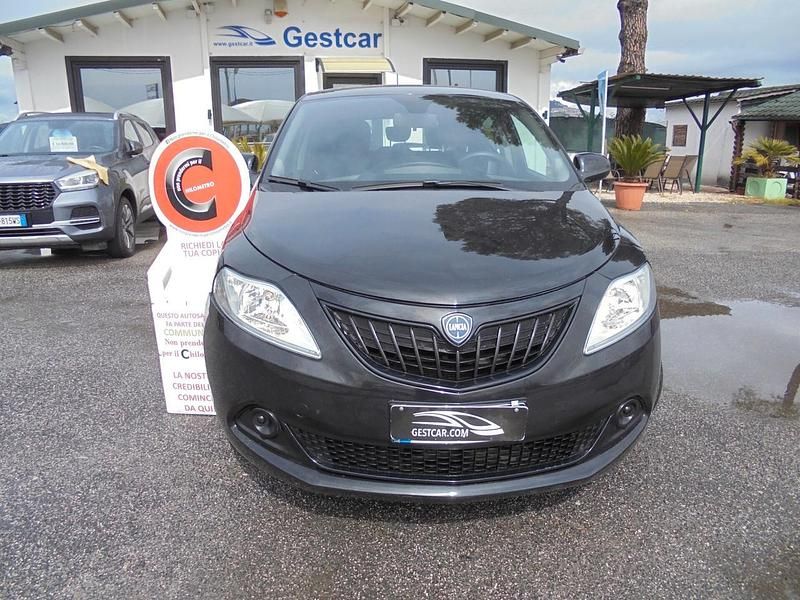 Usata Lancia Ypsilon Silver 69 CV (50 kW) 2023 Nero Utilitaria