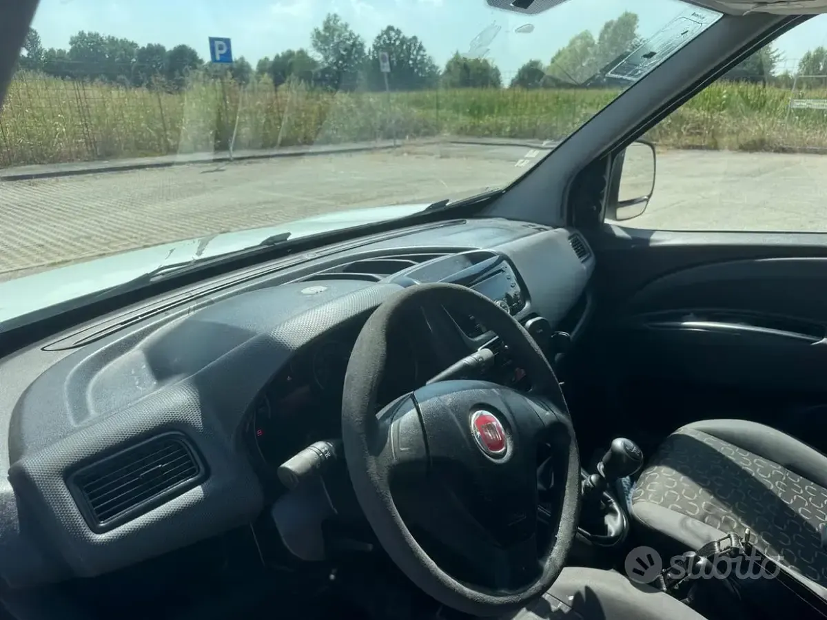 Usata Fiat Doblò 120 CV (88 kW) 2011 Bianco Monovolume
