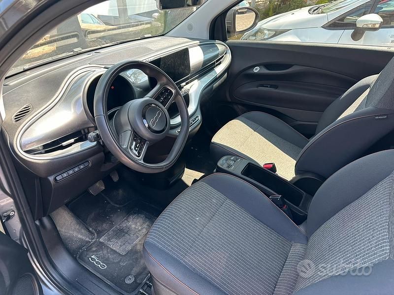 Usata Fiat 500e Icon 86 kW (118 CV) 2020 Grigio Utilitaria