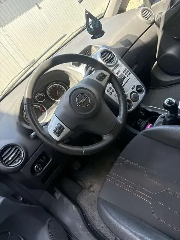 Usata Opel Corsa 86 CV (63 kW) 2012 Utilitaria