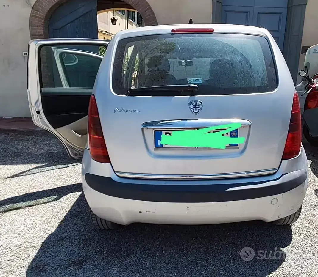 Usata Lancia Musa 77 CV (56 kW) 2006 Grigio Monovolume
