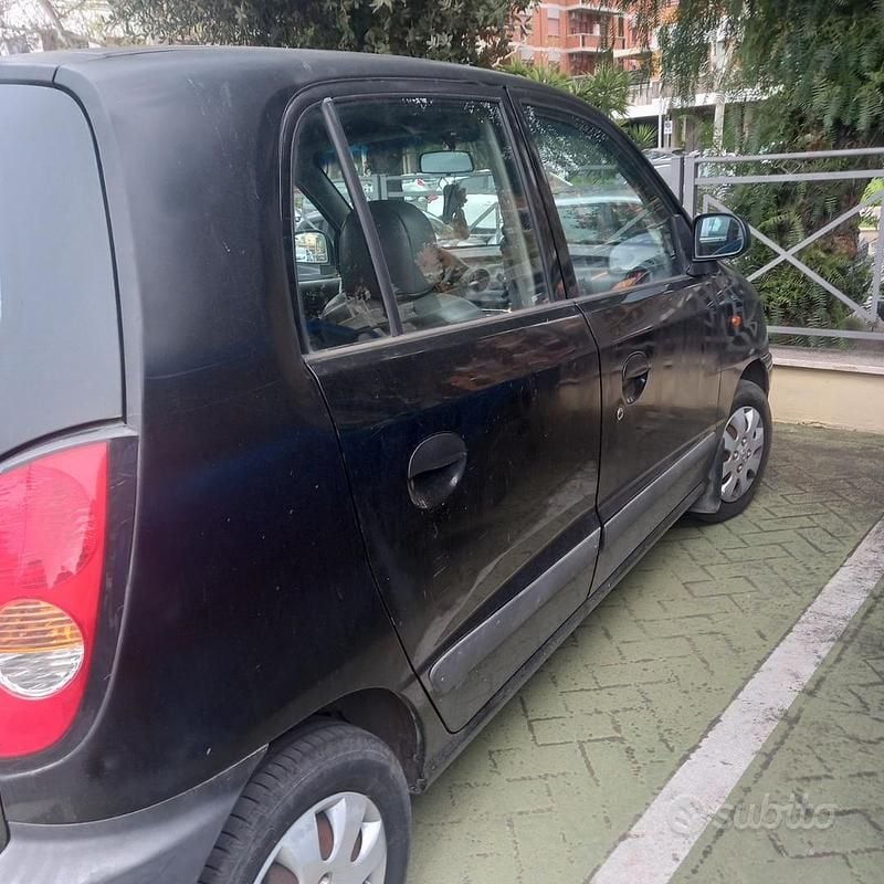 Usata Hyundai Atos 59 CV (43 kW) 2002 Nero Utilitaria