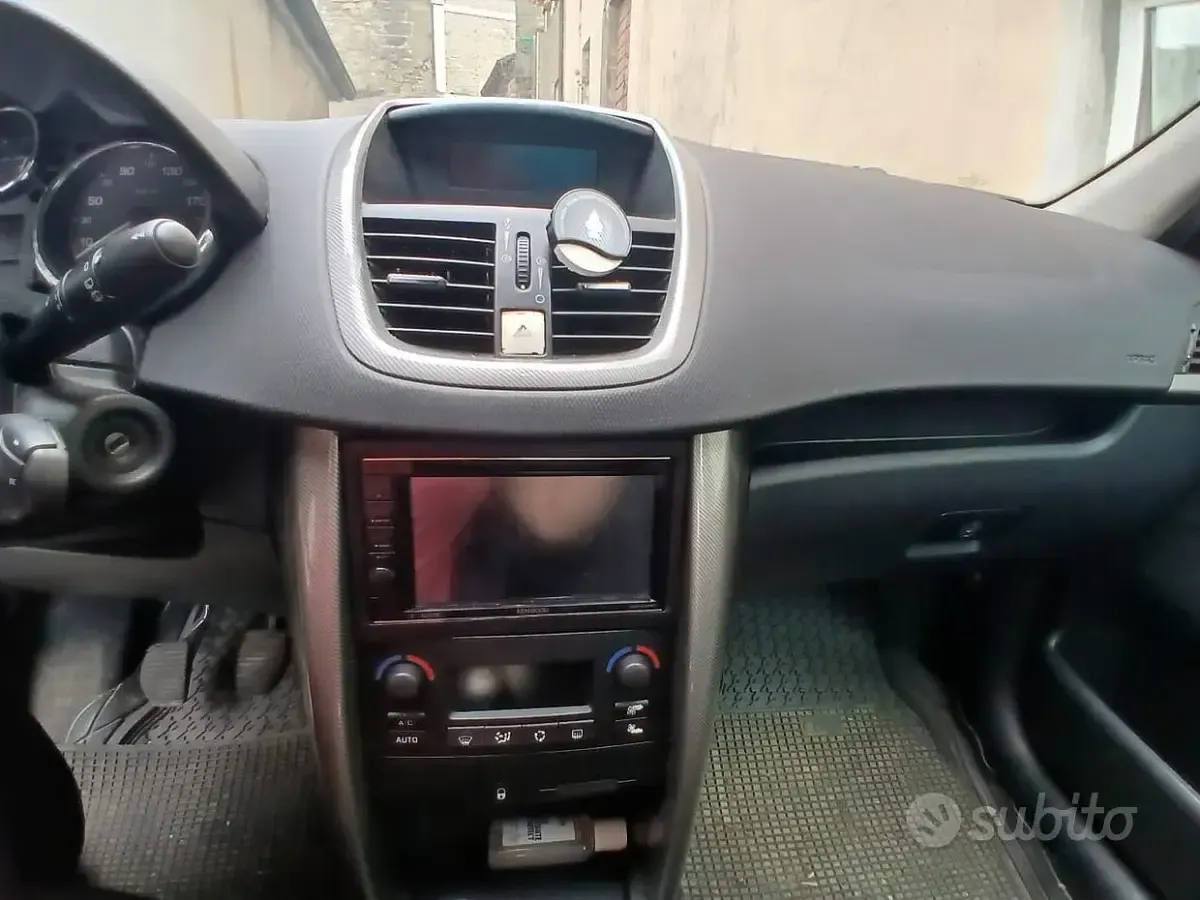Usata Peugeot 207 70 CV (51 kW) 2007 Grigio Berlina