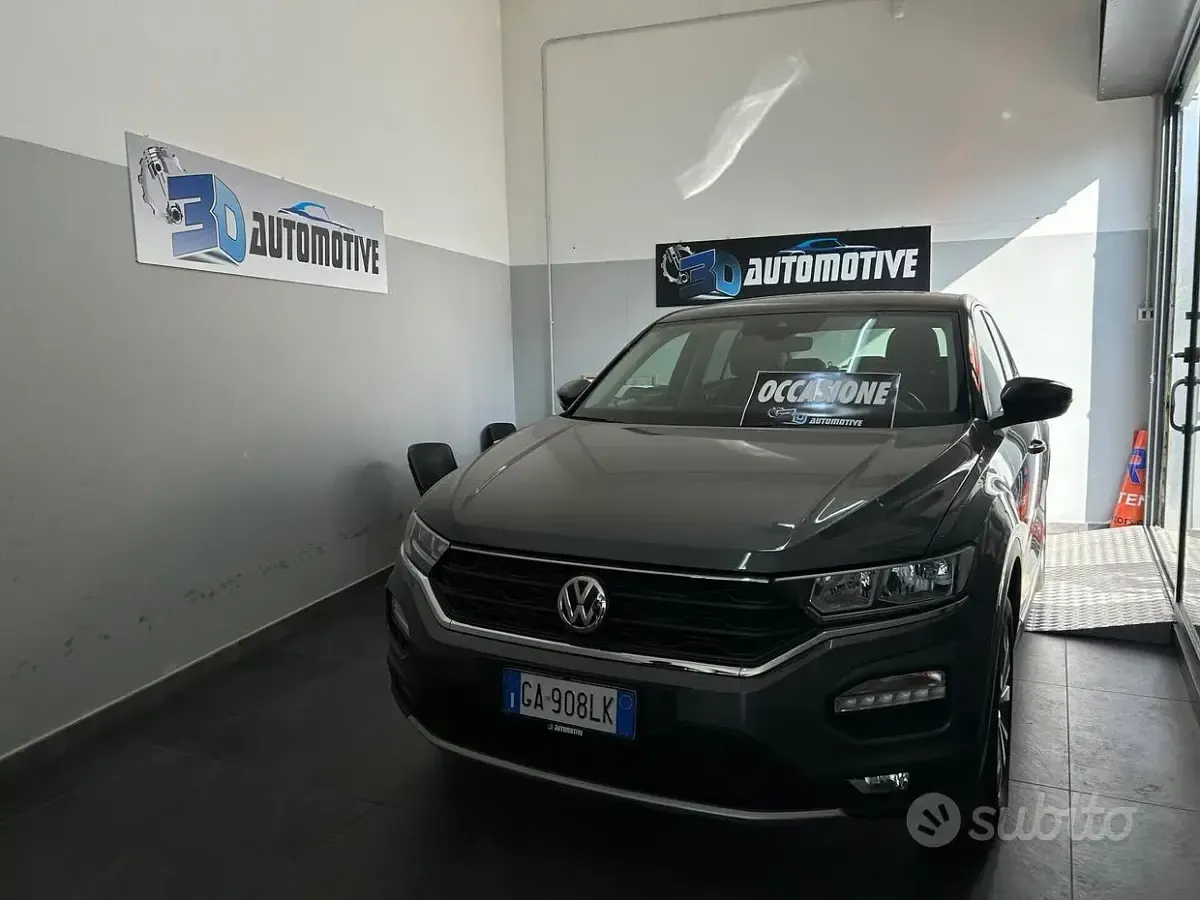 Usata VW T-Roc Style 116 CV (85 kW) 2019 Grigio SUV