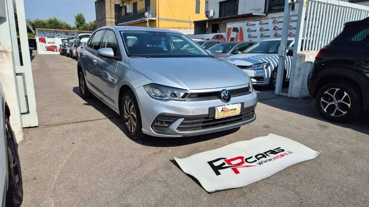 Usata VW Polo Style 95 CV (69 kW) 2024 Argento Utilitaria