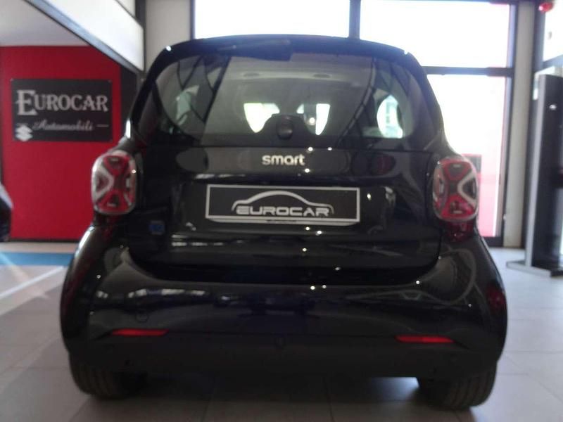 Usata Smart ForTwo Coupé Prime 41 kW (56 CV) 2021 Nero Utilitaria