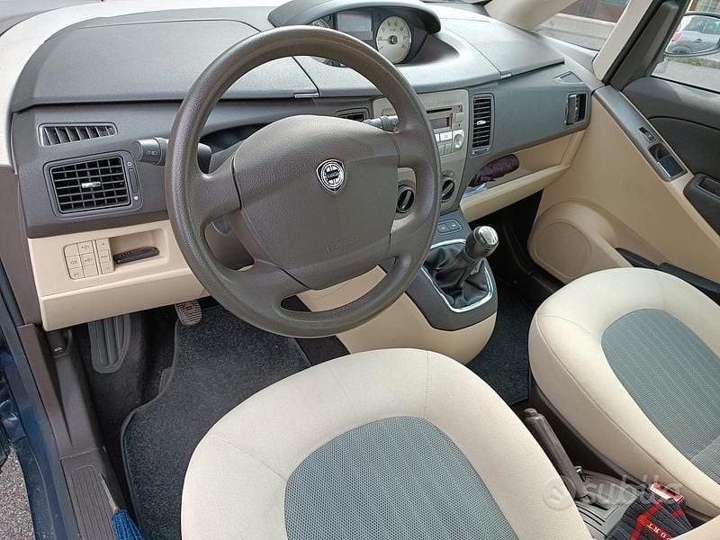Usata Lancia Musa 90 CV (66 kW) 2006 Blu Monovolume