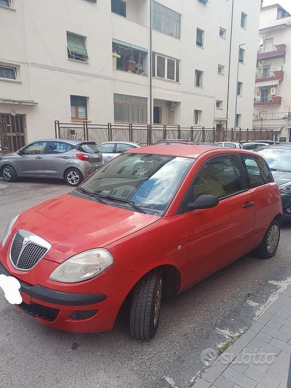 Usata Lancia Ypsilon 60 CV (44 kW) 2005 Rosso Utilitaria