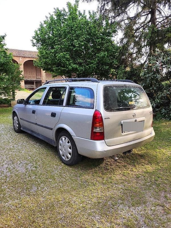 Usata Opel Astra 82 CV (60 kW) 2000 Grigio Station wagon
