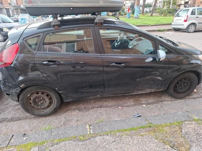 Usata Ford Fiesta 68 CV (50 kW) 2008 Nero Utilitaria