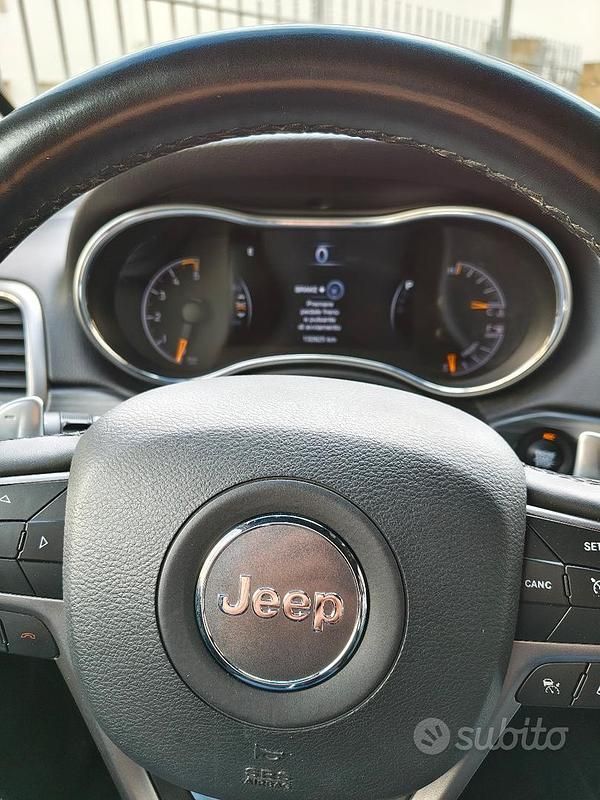 Usata Jeep Grand Cherokee 240 CV (176 kW) 2020 Grigio SUV