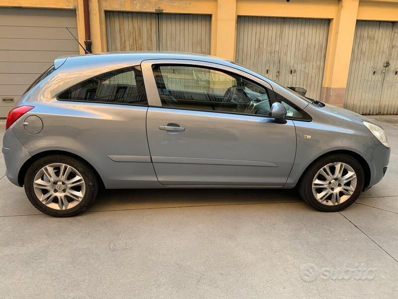 Usata Opel Corsa 80 CV (58 kW) 2007 Grigio Utilitaria