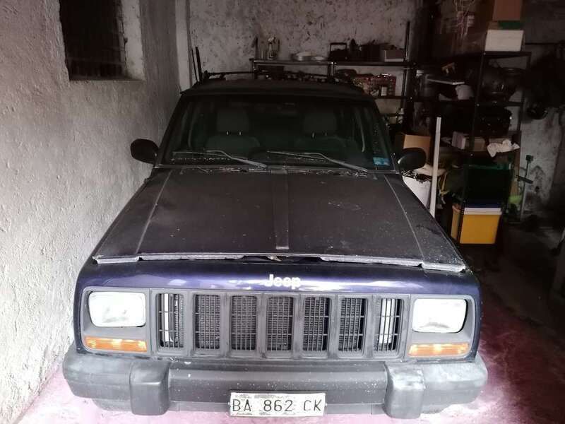 Blu/azzurro Usata 1998 Jeep Cherokee Sport SUV | 3800 € (Super prezzo) - Immagine 1/4