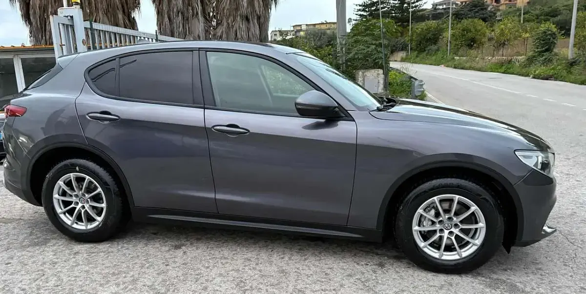 Usata Alfa Romeo Stelvio Executive 179 CV (131 kW) 2018 Grigio SUV