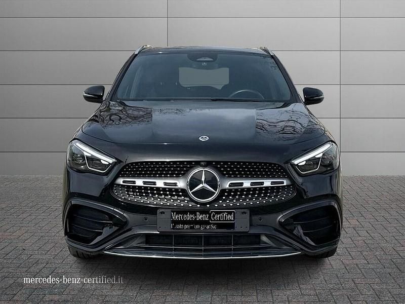 Usata Mercedes GLA200 Premium 150 CV (110 kW) 2024 Nero metallizzato SUV