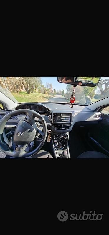 Usata Peugeot 208 2014 Utilitaria