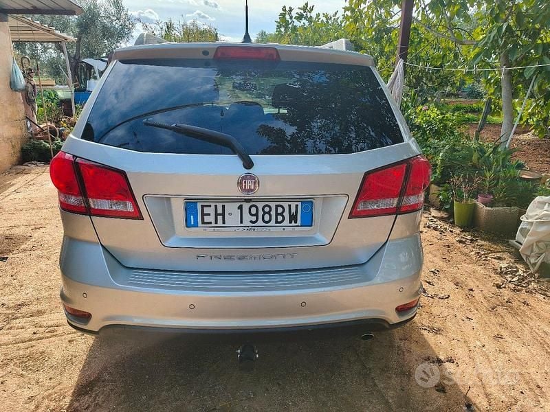 Usata Fiat Freemont 140 CV (102 kW) 2012 Grigio SUV