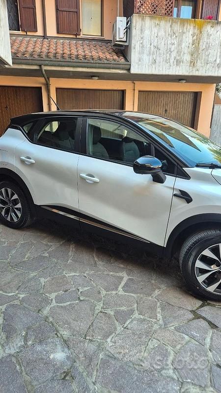 Usata Renault Captur 100 CV (73 kW) 2021 Bianco SUV