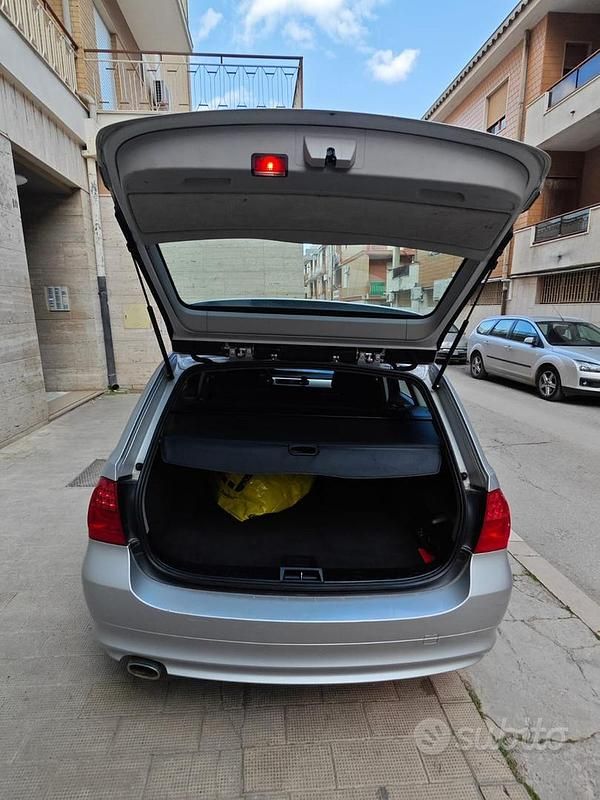 Usata BMW 318 2011 Grigio Station wagon