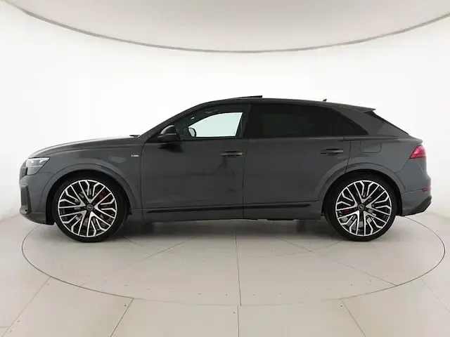Usata Audi Q8 S-line plus 489 CV (359 kW) 2026 Grigio daytona perlato SUV