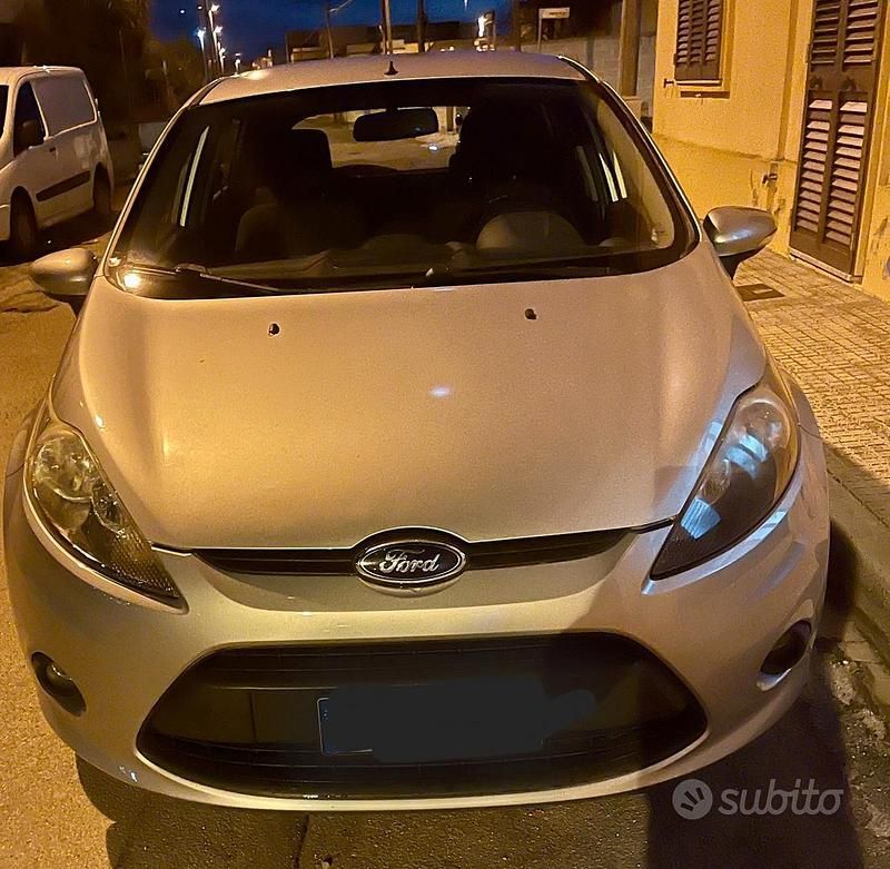 Usata Ford Fiesta 2011 Grigio Utilitaria