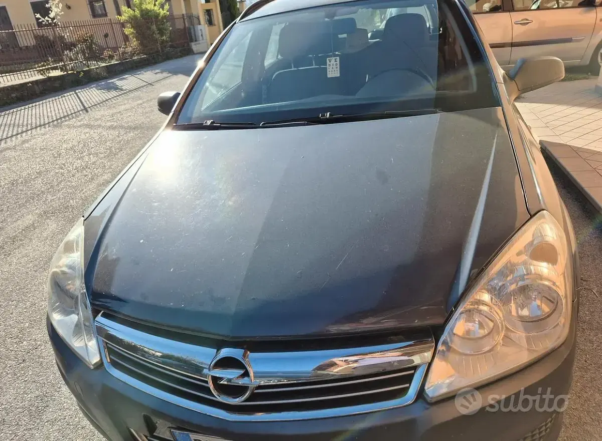 Usata Opel Astra 101 CV (74 kW) 2008 Grigio Station wagon