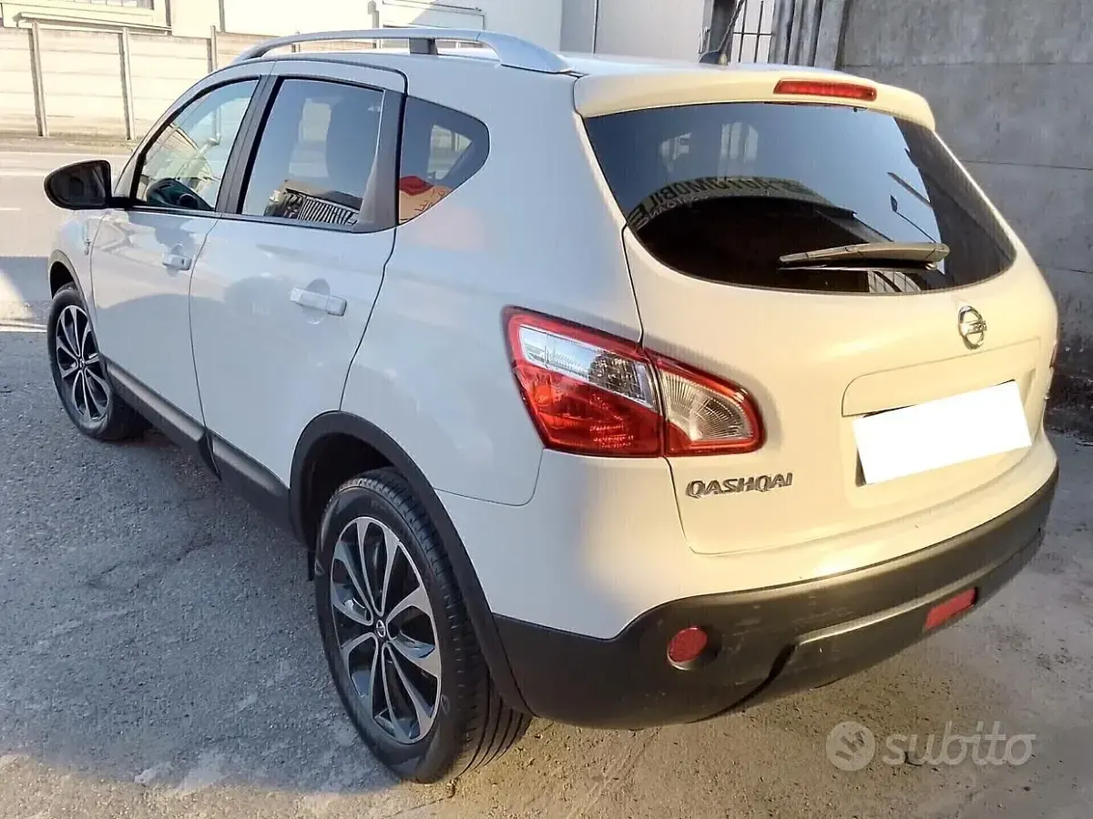 Usata Nissan Qashqai N-TEC 150 CV (110 kW) 2012 Bianco SUV