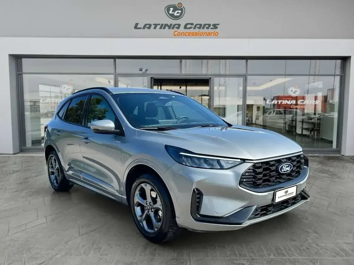 Usata Ford Kuga ST-Line 243 CV (178 kW) 2024 Grigio SUV