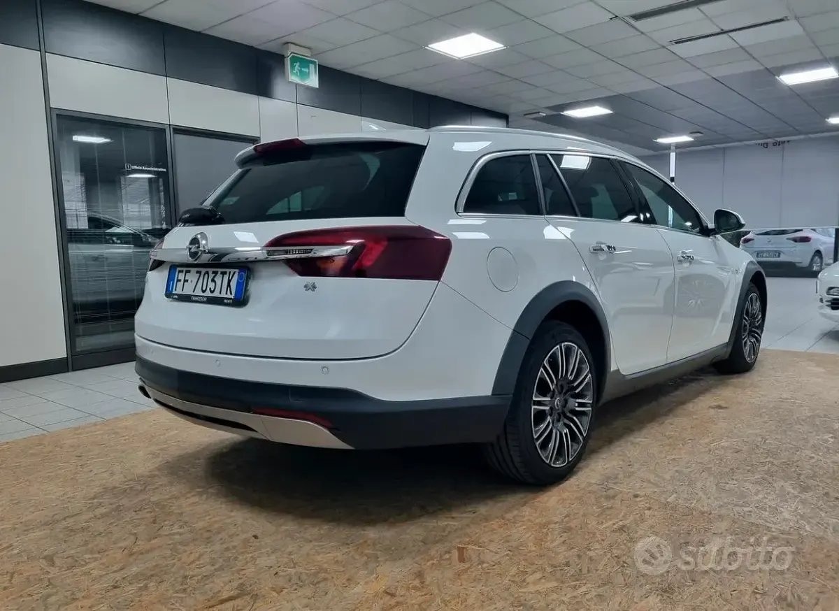 Usata Opel Insignia 170 CV (125 kW) 2016 Bianco Station wagon