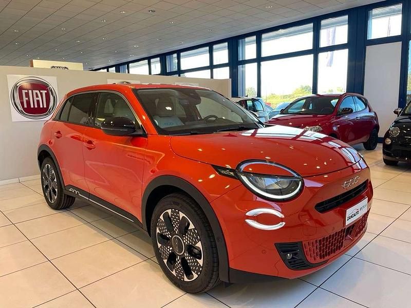 Usata Fiat 600E La Prima 61 kW (84 CV) 2024 Arancione SUV