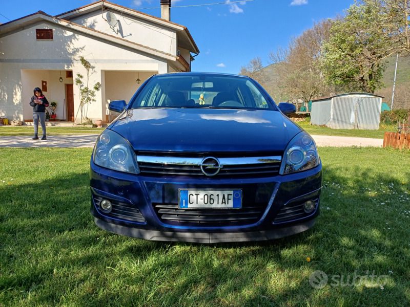 Usata Opel Astra 120 CV (88 kW) 2005 Blu Berlina