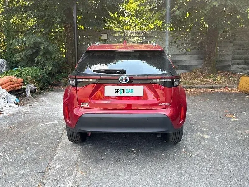 Usata Toyota Yaris Cross Lounge 116 CV (85 kW) 2022 Rosso SUV