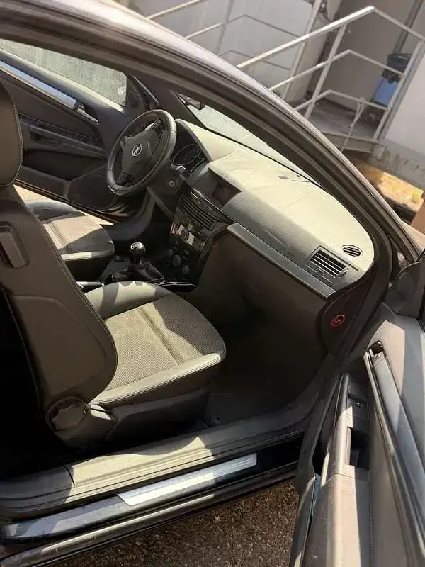 Usata Opel Astra GTC 136 CV (100 kW) 2007