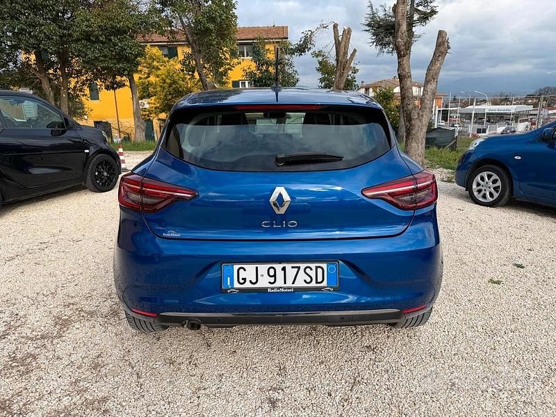 Usata Renault Clio V 86 CV (63 kW) 2020 Blu Berlina