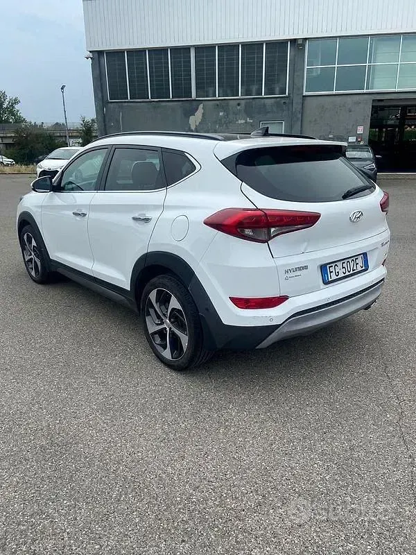Usata Hyundai Tucson Xpossible 185 CV (136 kW) 2016 Bianco SUV
