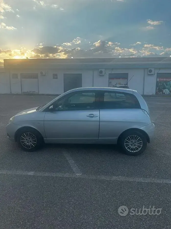 Usata Lancia Ypsilon 60 CV (44 kW) 2007 Utilitaria