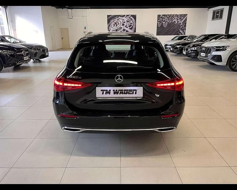 Usata Mercedes C220 200 CV (147 kW) 2023 Nero Station wagon