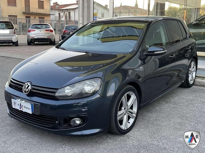 Grigio Usata 2010 VW Golf VI R-line Tre volumi | 4990 € (Buon prezzo) - Immagine 1/4