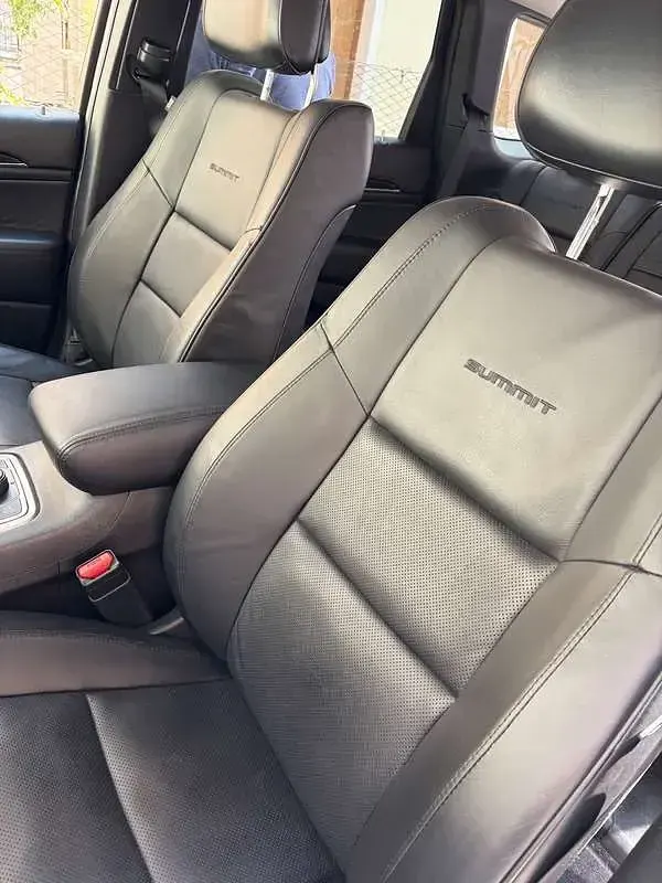Usata Jeep Grand Cherokee Overland 241 CV (177 kW) 2013 Grigio SUV