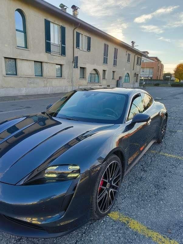 Grigio Usata 2020 Porsche Taycan 4S Performance Package Tre volumi | 57.500 € (Cara) - Immagine 1/4
