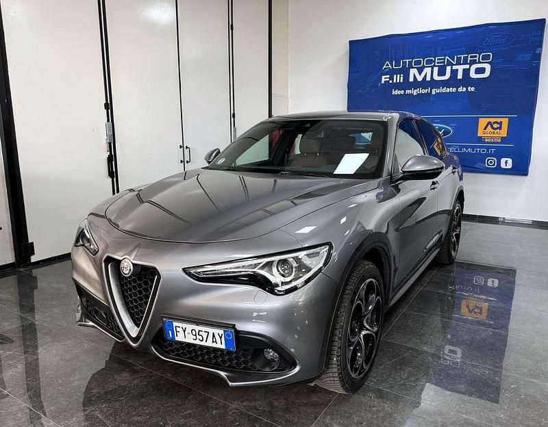 Usata Alfa Romeo Stelvio Executive 209 CV (153 kW) 2019 Grigio stromboli SUV
